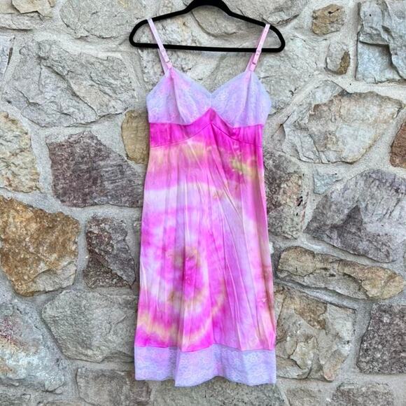 Vintage upcycled ice dyed vanity fair slip made in USA - Picture 5 of 9